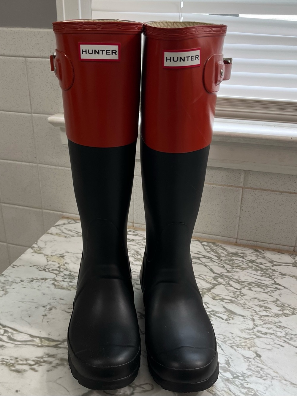 Hunter Original Tall Colorblock Rain Boots Black Red Two Tone Womens 6 / Men 5